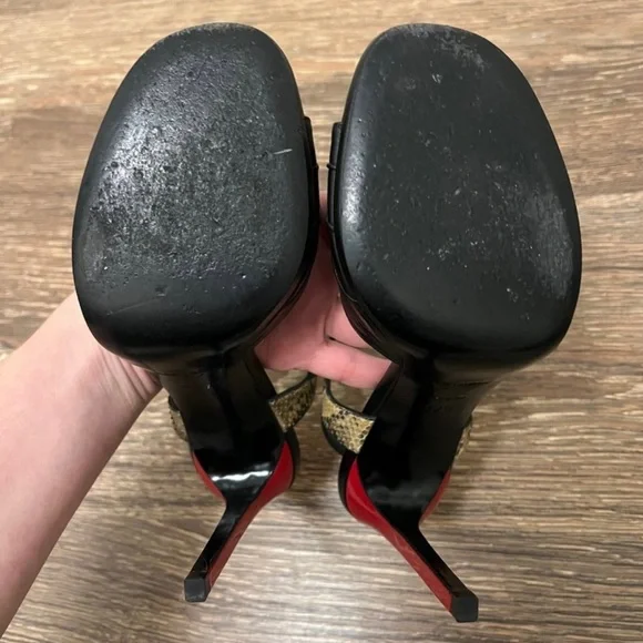 Saint Laurent Bow Sandal Heels - Picture 4 of 6